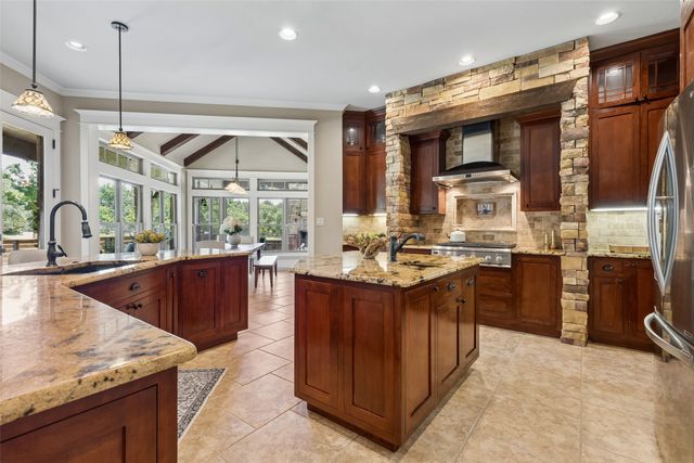 206 Rodeo Drive, Azle, TX 76020