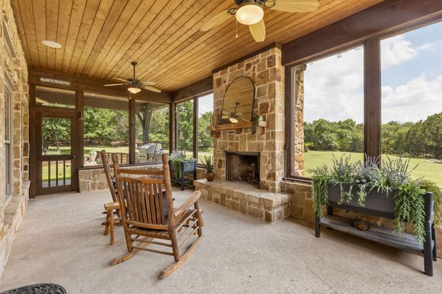 206 Rodeo Drive, Azle, TX 76020