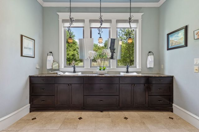 206 Rodeo Drive, Azle, TX 76020