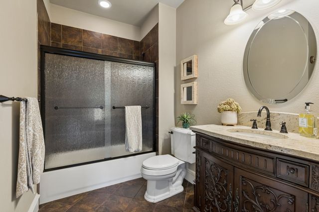 206 Rodeo Drive, Azle, TX 76020