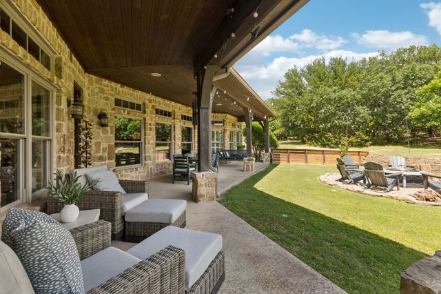 206 Rodeo Drive, Azle, TX 76020