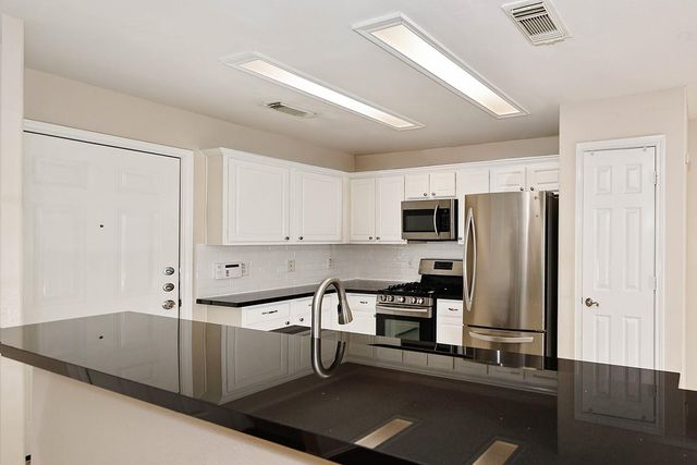 15 Marble Rock Place, The Woodlands, TX 77382