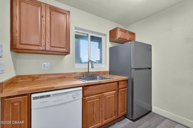900 S Peninsula Dr Apt 214, Daytona Beach, FL 32118