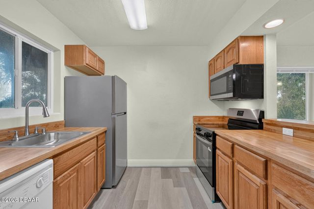 900 S Peninsula Dr Apt 214, Daytona Beach, FL 32118