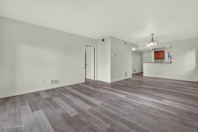 900 S Peninsula Dr Apt 214, Daytona Beach, FL 32118