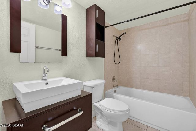 900 S Peninsula Dr Apt 214, Daytona Beach, FL 32118