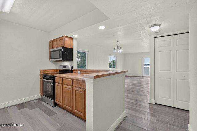 900 S Peninsula Dr Apt 214, Daytona Beach, FL 32118