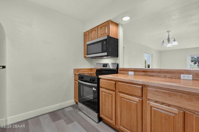 900 S Peninsula Dr Apt 214, Daytona Beach, FL 32118