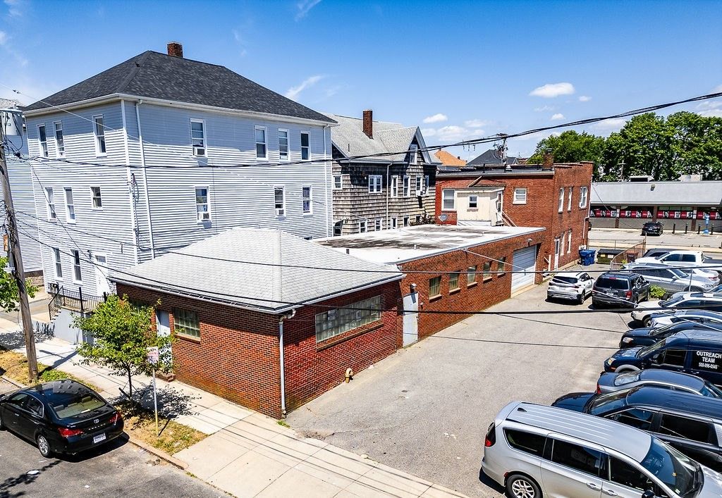 272 Sawyer St, New Bedford, MA 02746