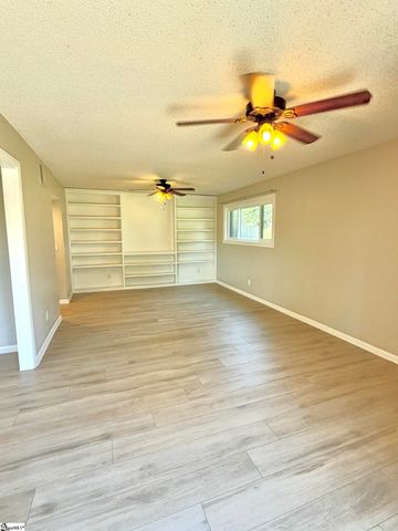 28 Briarglen Place, Greenville, SC 29615