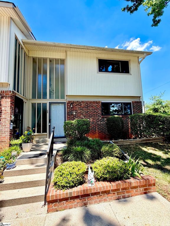 28 Briarglen Place, Greenville, SC 29615
