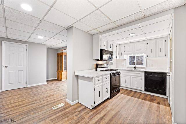 10918 Linnet Avenue, Cleveland, OH 44111