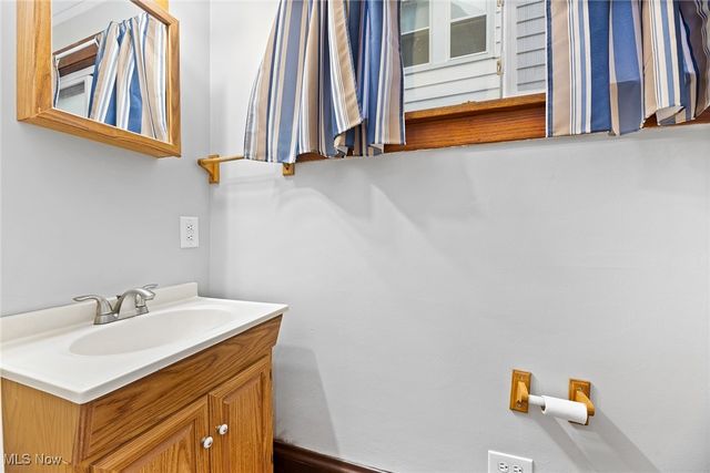 10918 Linnet Avenue, Cleveland, OH 44111