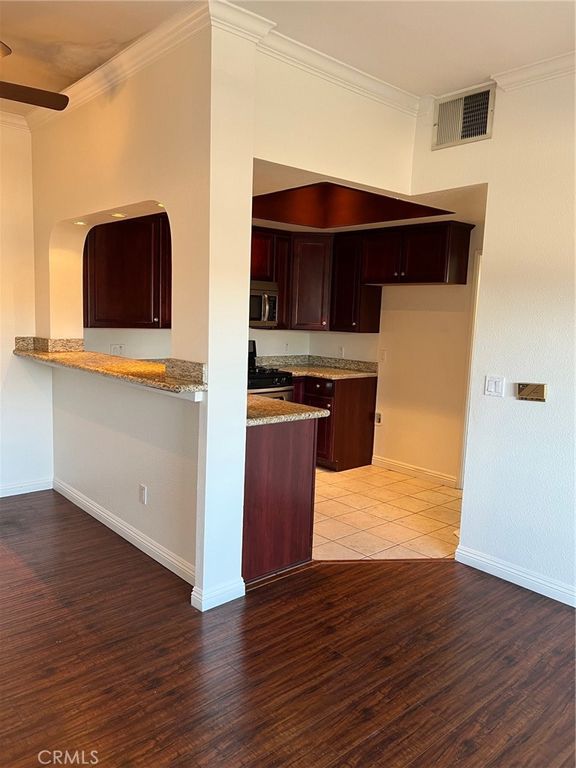 10943 Laurel Canyon C-20, San Fernando, CA 91340