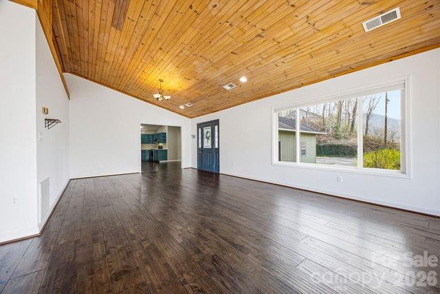 373 Fox Trace Drive, Sylva, NC 28779