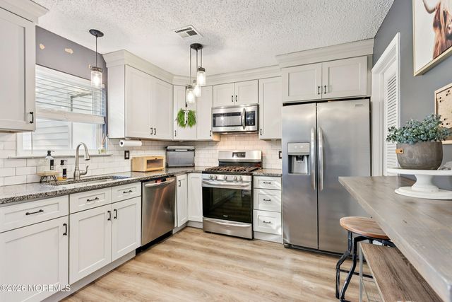 14 Ambrose Lane, Holmdel, NJ 07733