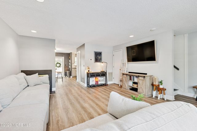 14 Ambrose Lane, Holmdel, NJ 07733