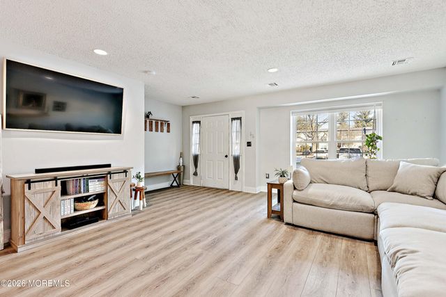 14 Ambrose Lane, Holmdel, NJ 07733