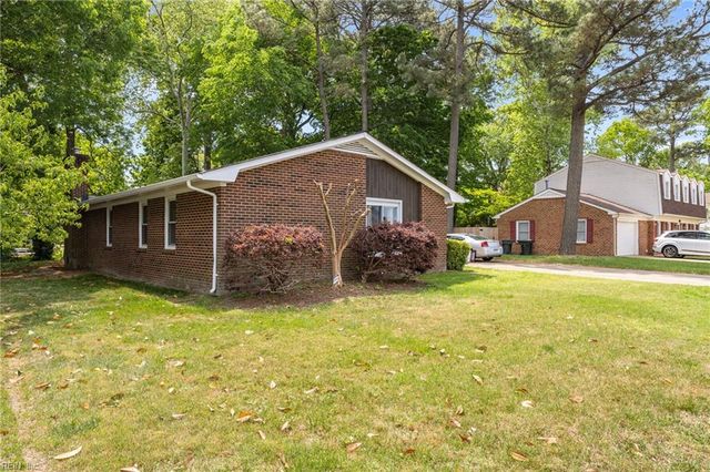 104 Admiral CT, Hampton, VA 23669