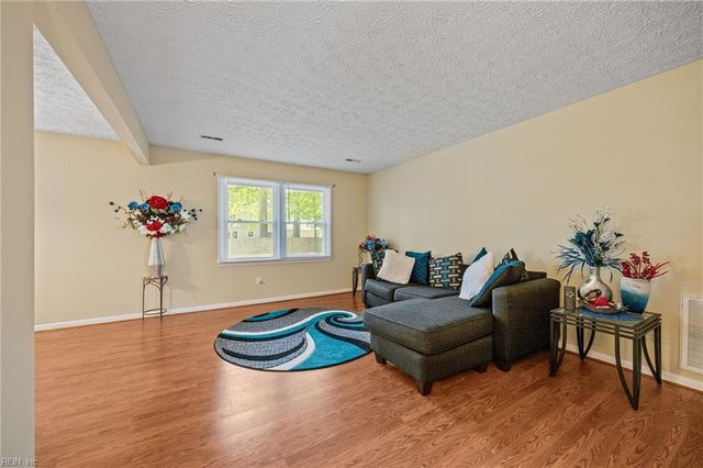 104 Admiral CT, Hampton, VA 23669