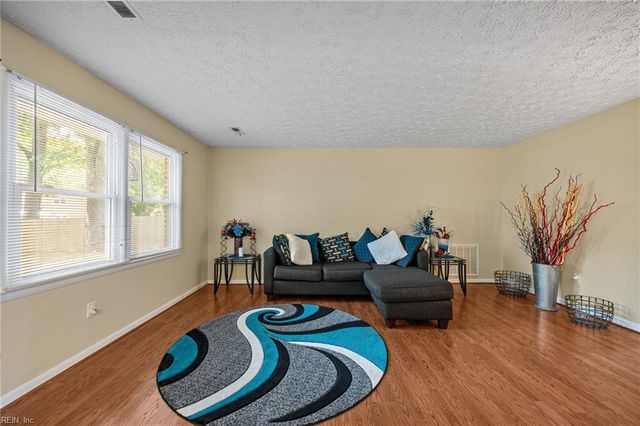 104 Admiral CT, Hampton, VA 23669