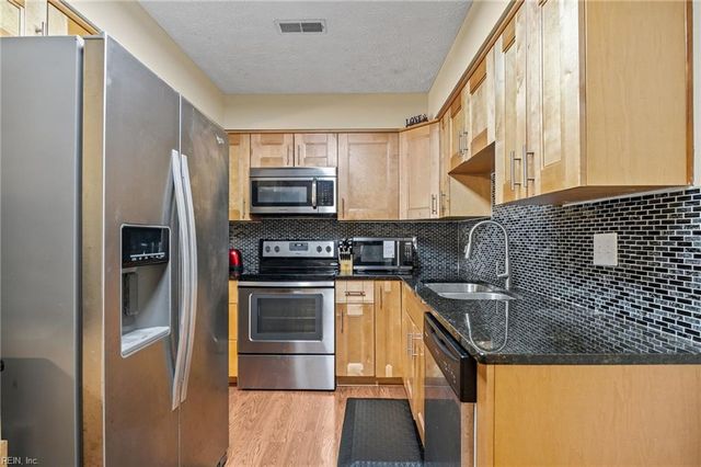 104 Admiral CT, Hampton, VA 23669