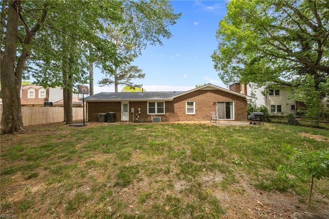 104 Admiral CT, Hampton, VA 23669