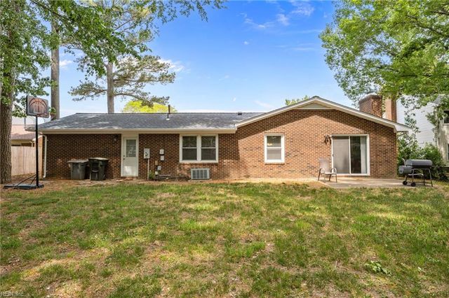 104 Admiral CT, Hampton, VA 23669