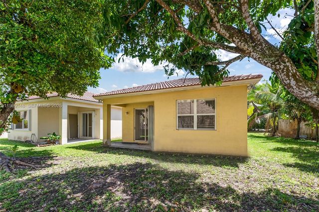 2302 NE 37th Ter 2302, Homestead, FL 33033