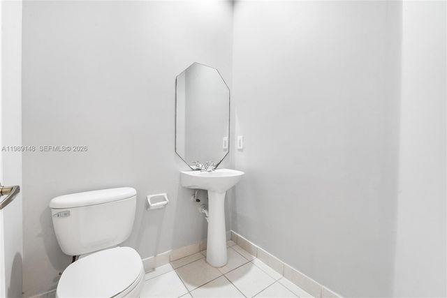 2302 NE 37th Ter 2302, Homestead, FL 33033