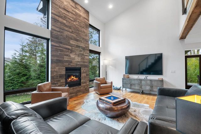 624 E CIRCLE RIDGE PLACE, Sturgeon Bay, WI 54235