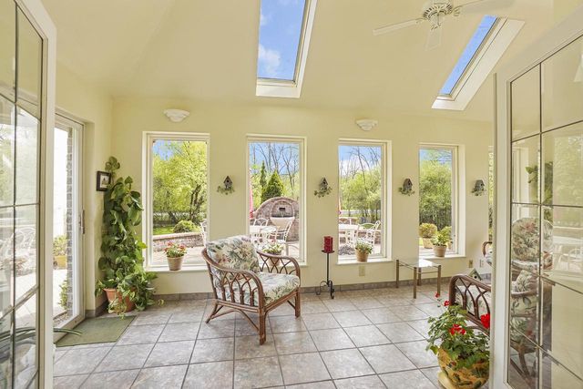 N61W38100 Blackhawk DRIVE, Oconomowoc, WI 53066