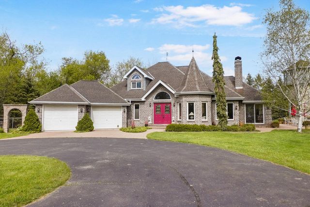 N61W38100 Blackhawk DRIVE, Oconomowoc, WI 53066