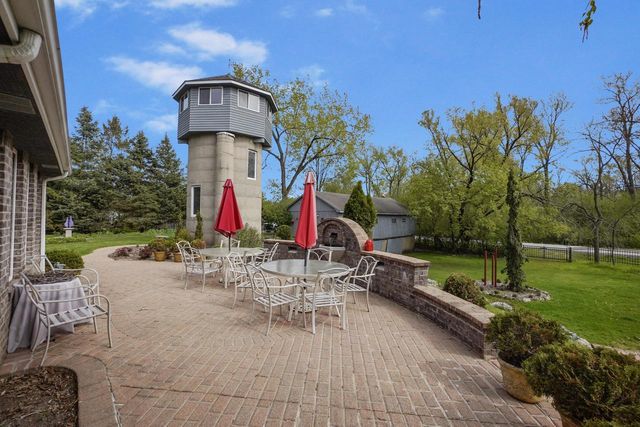 N61W38100 Blackhawk DRIVE, Oconomowoc, WI 53066