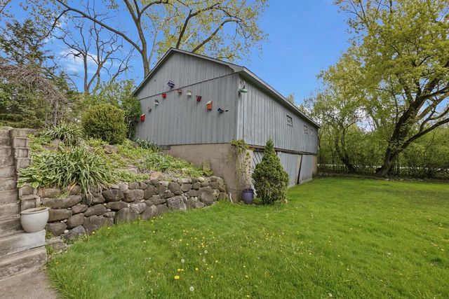 N61W38100 Blackhawk DRIVE, Oconomowoc, WI 53066