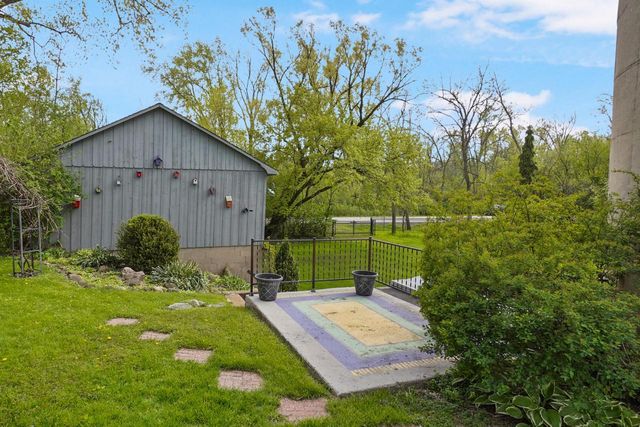 N61W38100 Blackhawk DRIVE, Oconomowoc, WI 53066