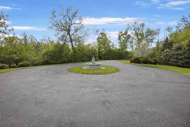 N61W38100 Blackhawk DRIVE, Oconomowoc, WI 53066