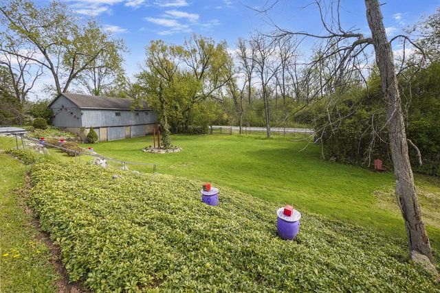 N61W38100 Blackhawk DRIVE, Oconomowoc, WI 53066