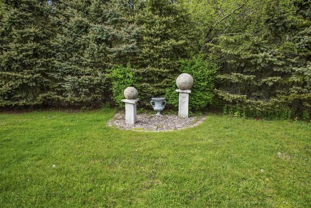 N61W38100 Blackhawk DRIVE, Oconomowoc, WI 53066