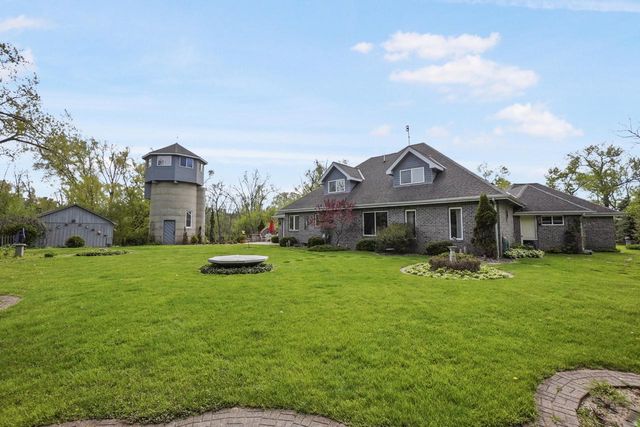 N61W38100 Blackhawk DRIVE, Oconomowoc, WI 53066