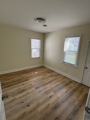 8275 Essex Street, Warren, MI 48089