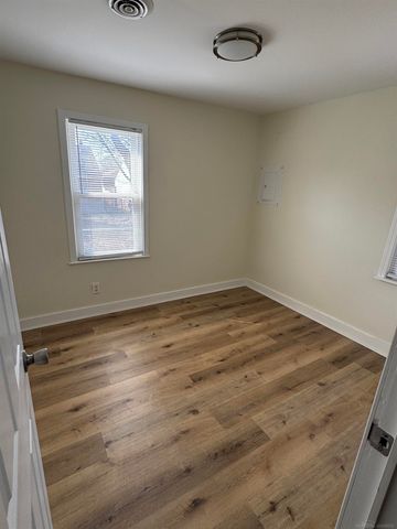 8275 Essex Street, Warren, MI 48089