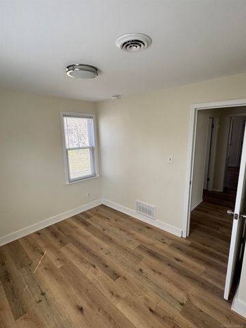 8275 Essex Street, Warren, MI 48089