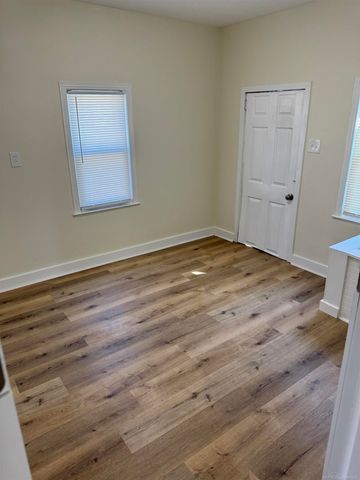 8275 Essex Street, Warren, MI 48089