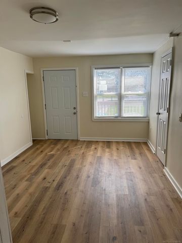 8275 Essex Avenue, Warren, MI 48089