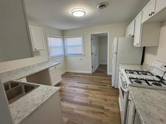 8275 Essex Street, Warren, MI 48089