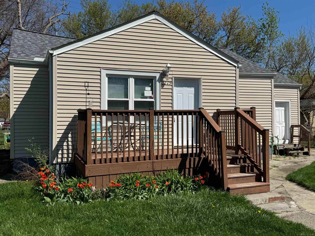 8275 Essex Street, Warren, MI 48089