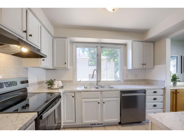 2123 Meadow Ct A, Longmont, CO 80501