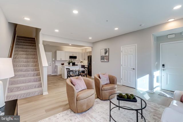 44848 TIVERTON SQ, Ashburn, VA 20147