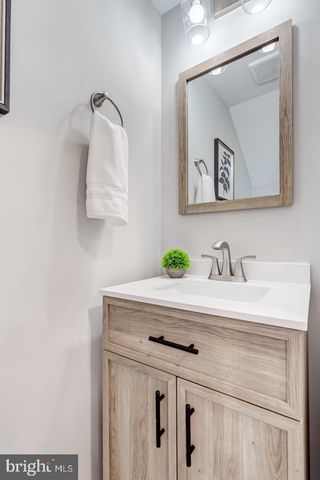 44848 TIVERTON SQ, Ashburn, VA 20147